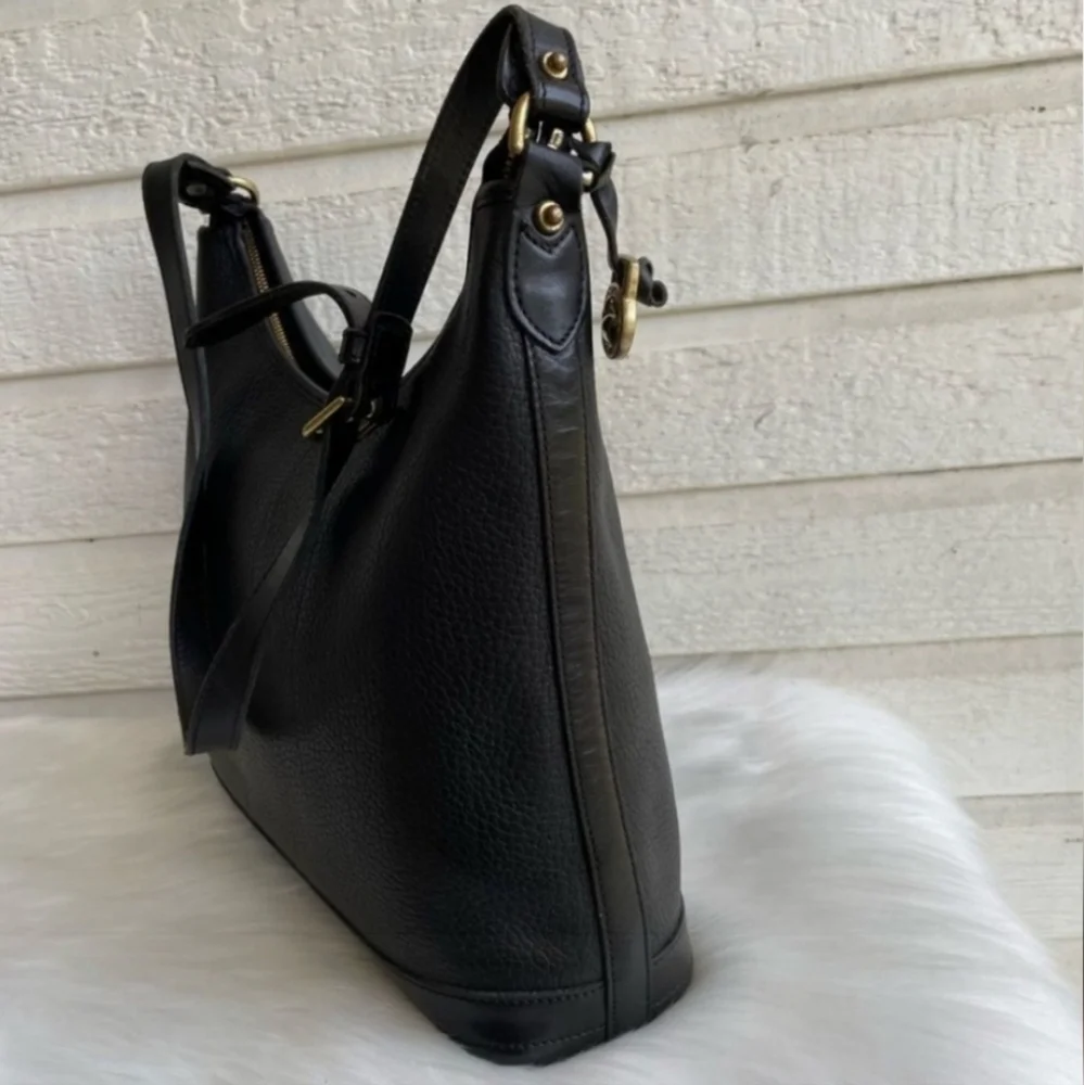 Dooney and Bourke Vintage Black Leather Shoulder Bag - Picture 4 of 9